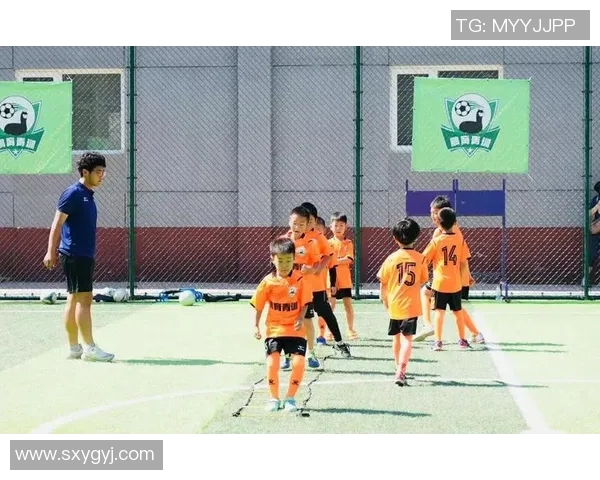 足球的标准与精神：探讨足球比赛中的规则与公平竞争的重要性